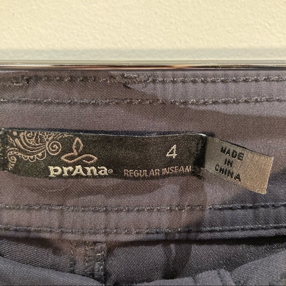 PRANA Sz 4 Hiking Convertible Pants  with Some Stretch Lots of Pockets - Picture 2 of 11